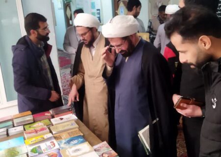 نمایشگاه کتاب به مناسبت هفته پژوهش